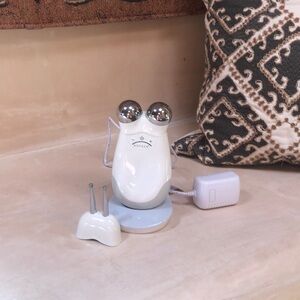 NuFACE Trinity with Elle